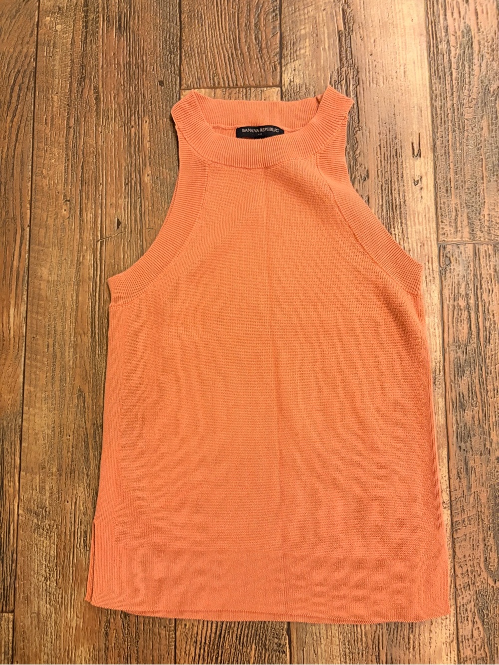 2/$30 Banana Republic Coral High-Neck Knit Tank